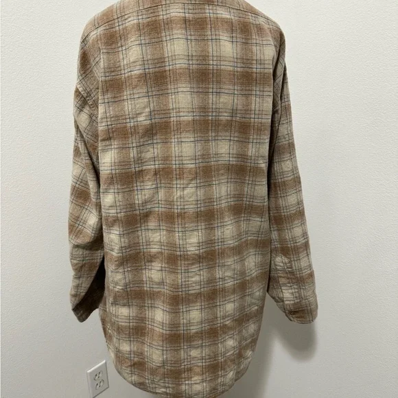 Men’s Pendleton wool button down - Picture 3 of 3
